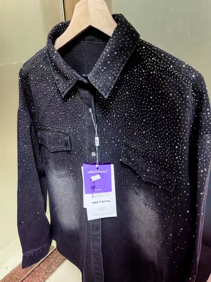 Kemeja Denim Pengeboran Panas  - Winter Clothing Trends 2025 ulasan dan harga